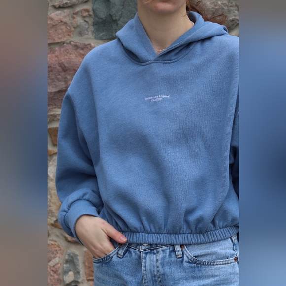 Zara Cropped Elastic Hoodie - Picture 2 of 4